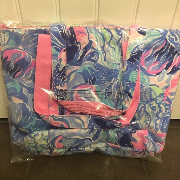 Lilly Pulitzer Shade Seekers Removable Cooler Tote - Picture 2 of 3